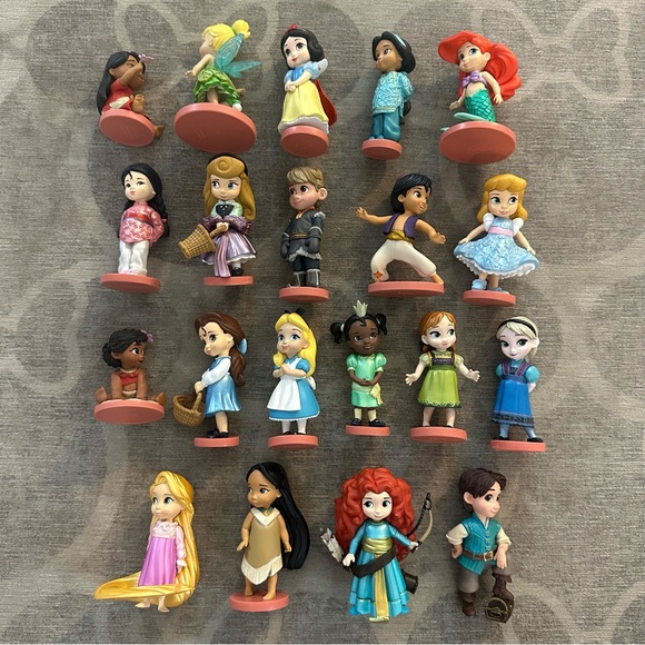 Disney Animator mega figure playset 
20 figurines - Picture 1 of 8